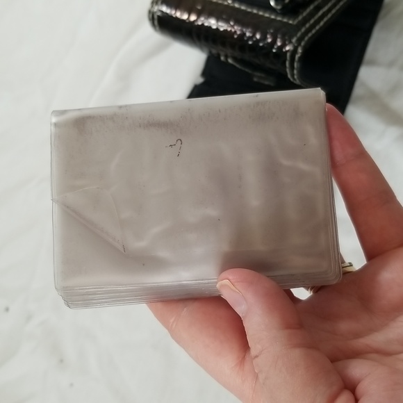 Liz Claiborne Tri-fold Wallet - Picture 14 of 14